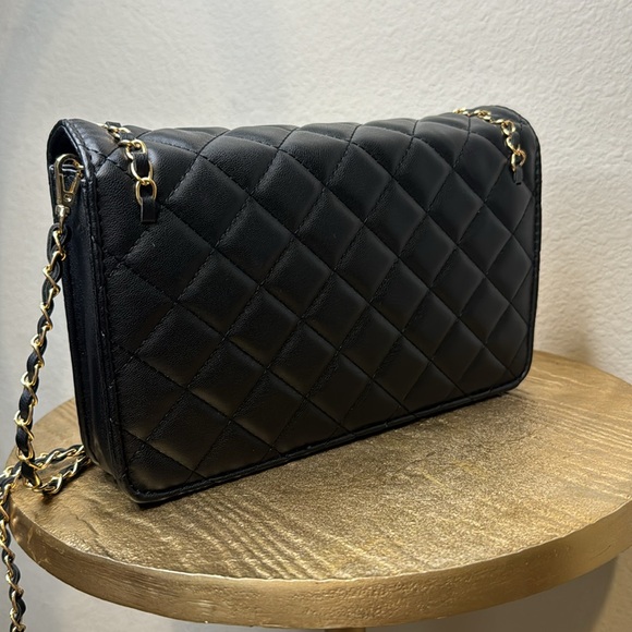 Badgley Mischka quilted black crossbody bag/gold chain, NWT - Picture 4 of 9